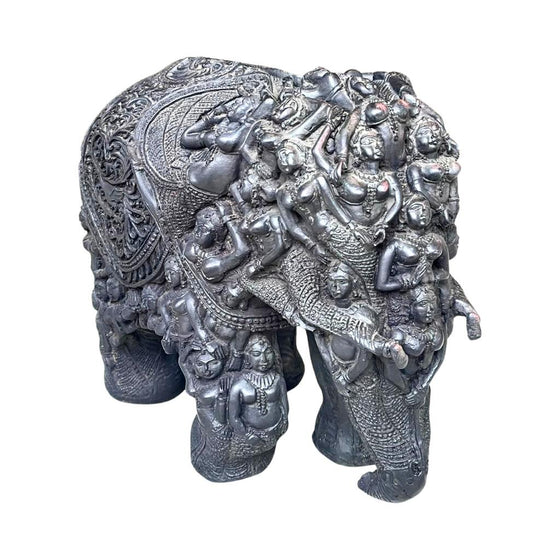 [[Large black resin elephant///Grand éléphant en résine noire]]