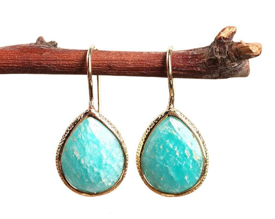 [[Amazonite teardrop earring///Boucle d'oreille en forme de goutte en amazonite]]